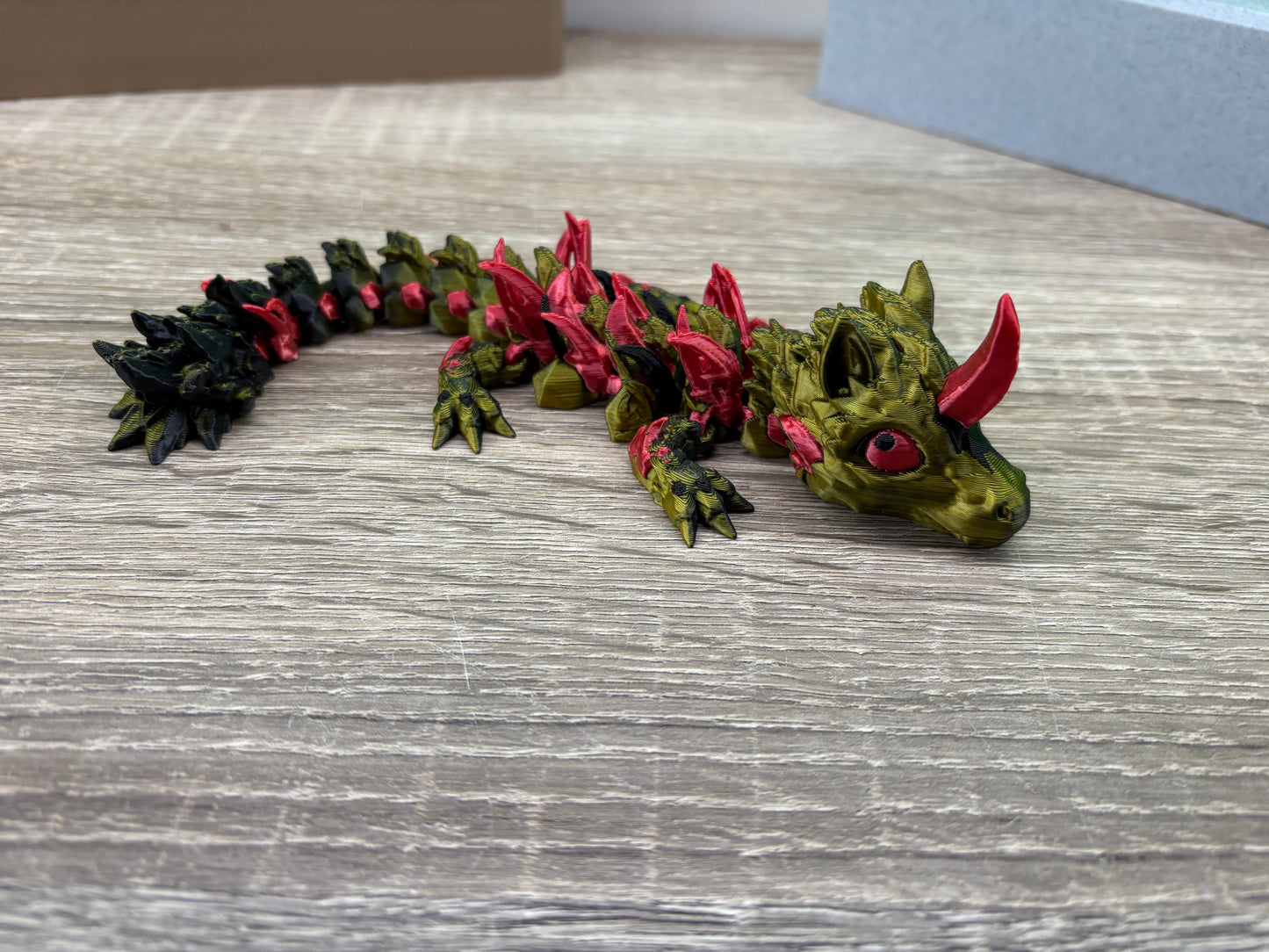 Babydrachen, klein und beweglich, mehrfarbig