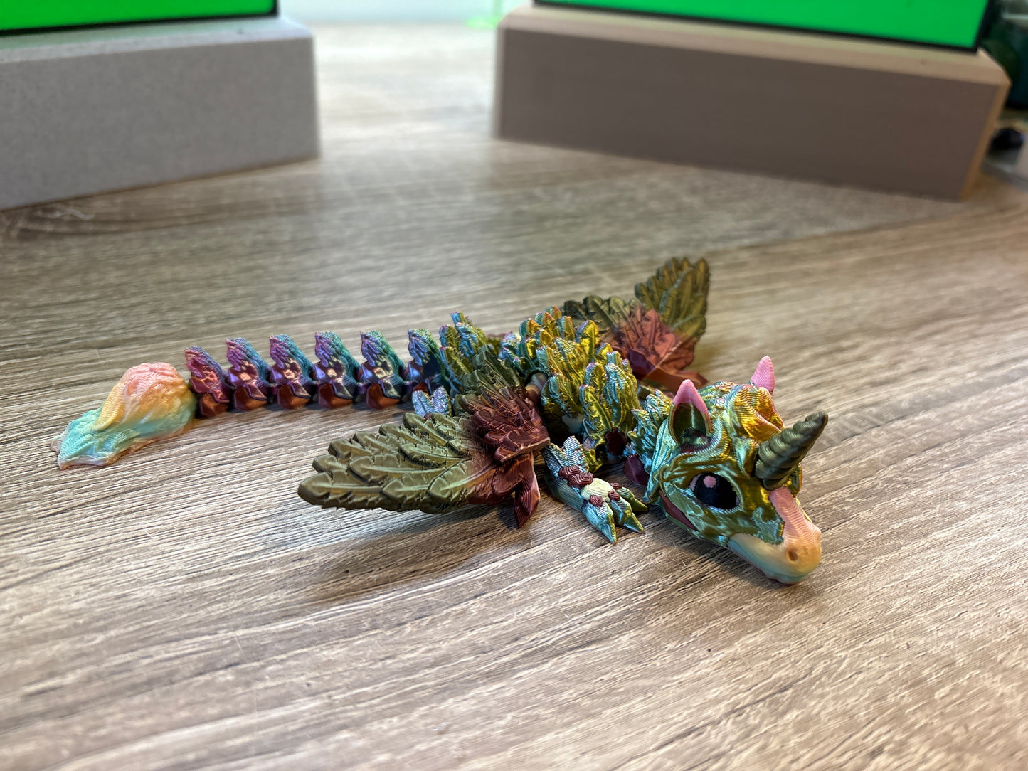Babydrachen, klein und beweglich, mehrfarbig