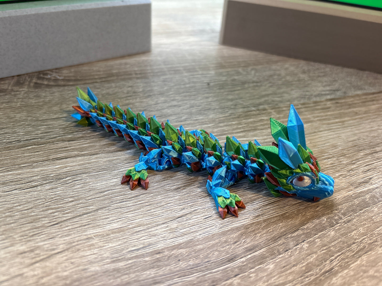 Babydrachen, klein und beweglich, mehrfarbig