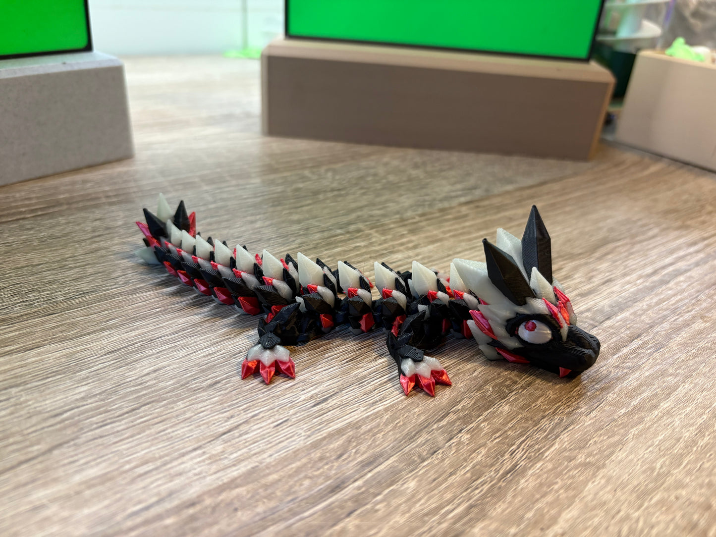 Babydrachen, klein und beweglich, mehrfarbig