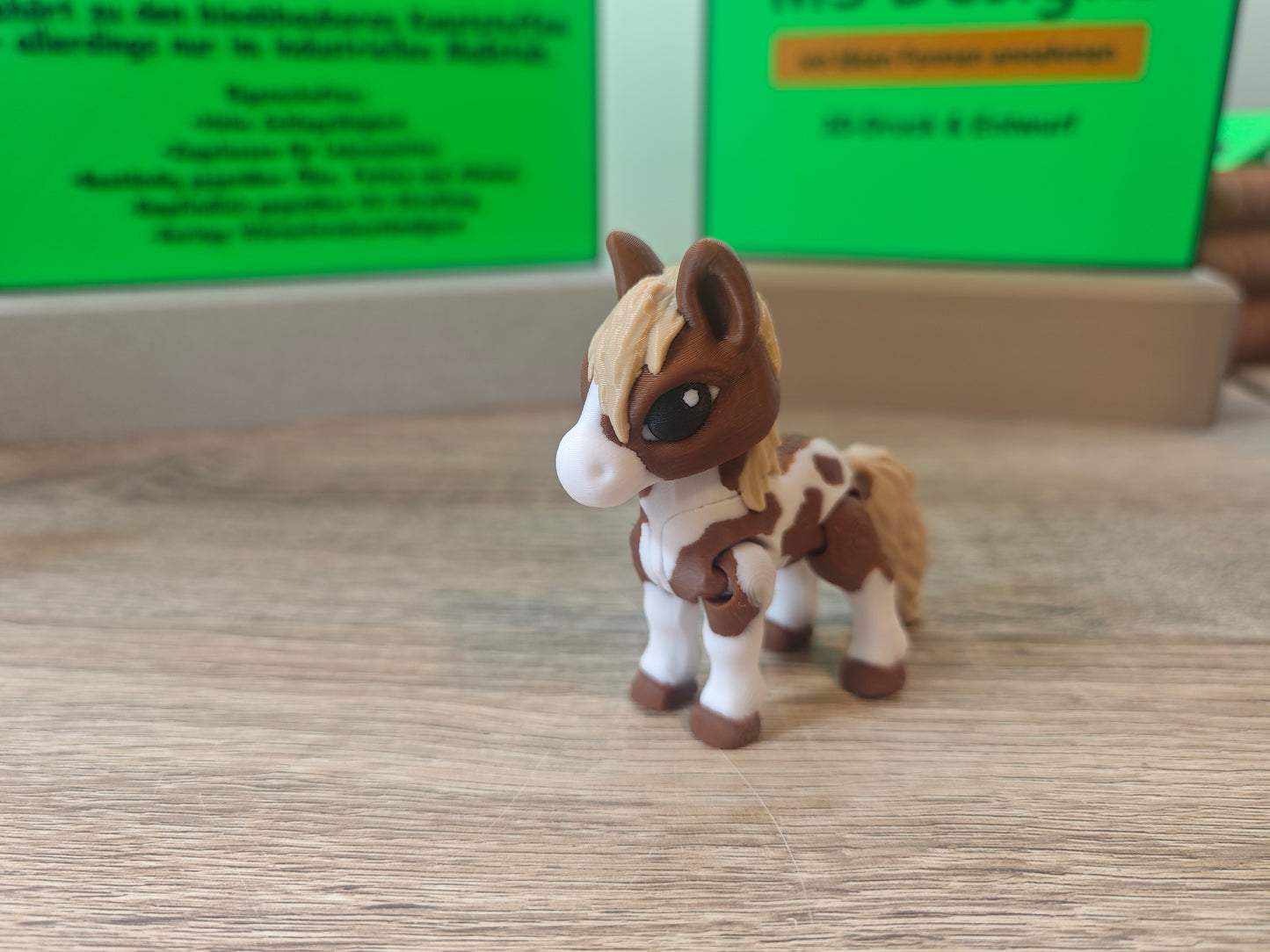 Pferd, beweglich in verschiedenen Farben