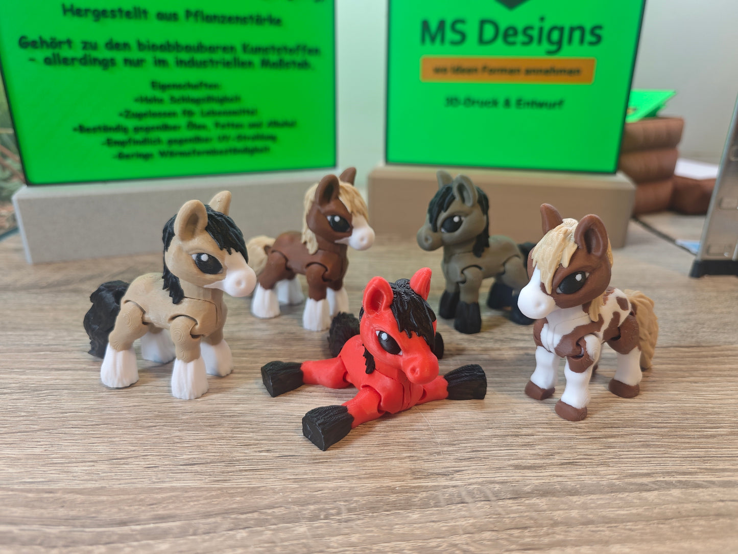 Pferd, beweglich in verschiedenen Farben