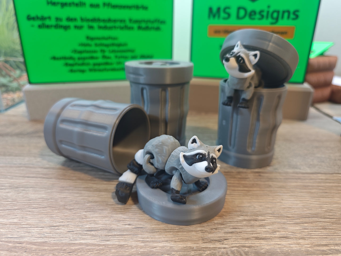 Waschbär in der Tonne