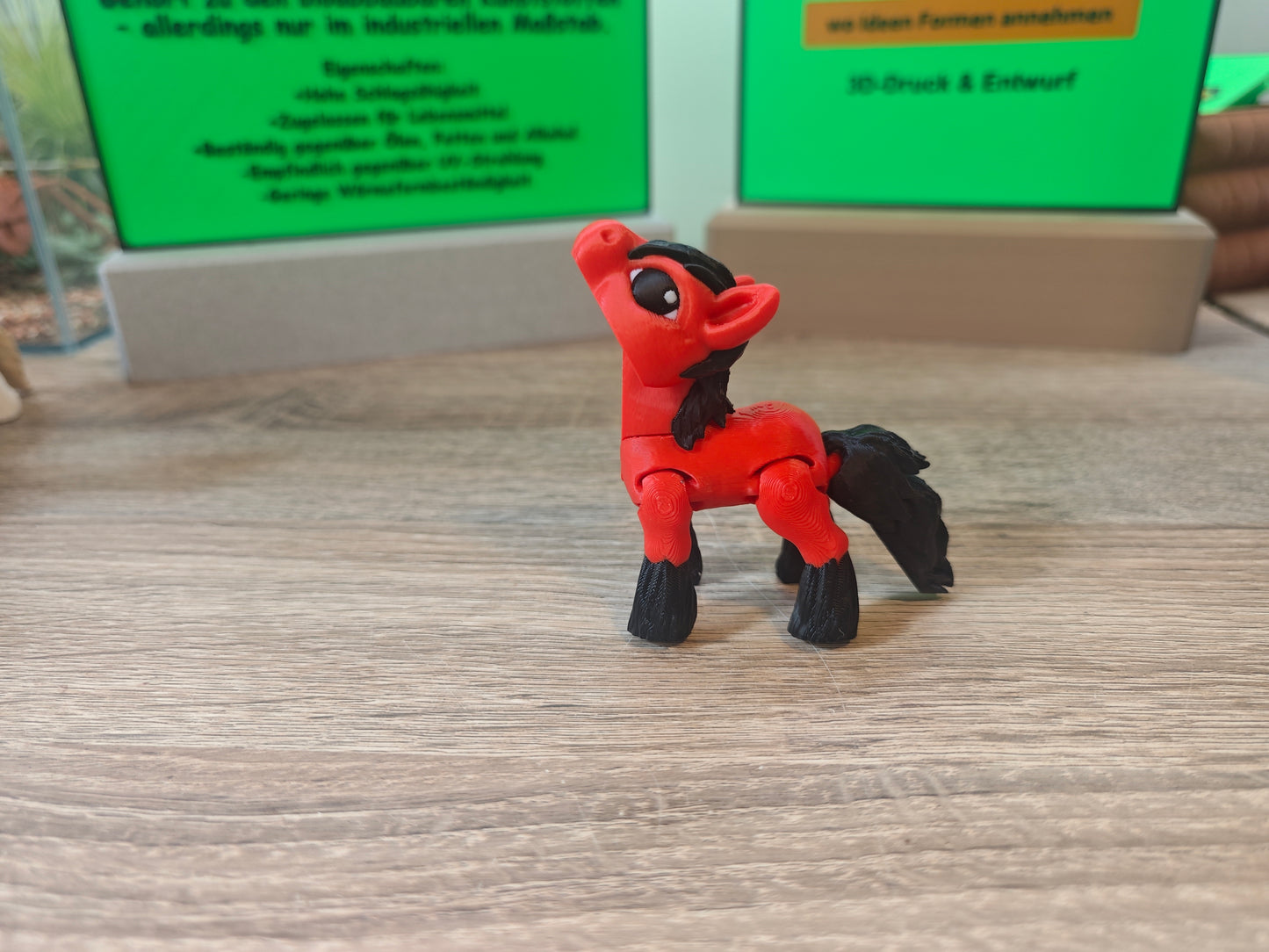 Pferd, beweglich in verschiedenen Farben